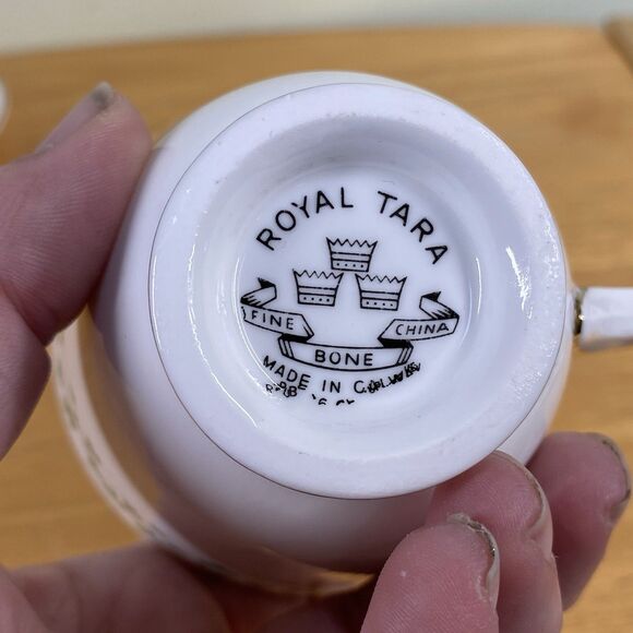 Vintage Royal Tara Bone China Teacup & Saucer Set Ireland Clover St Patrick' Day - Picture 14 of 16
